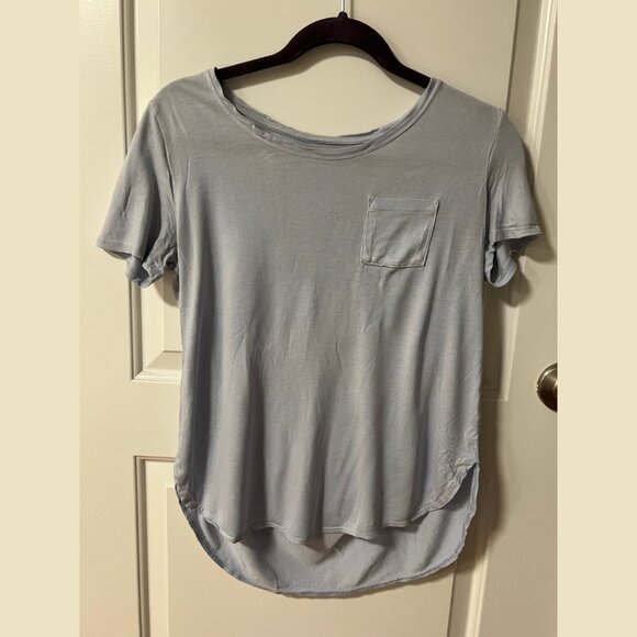 Joe Fresh pale blue t-shirt with breast pocket (size small) - Picture 1 of 2